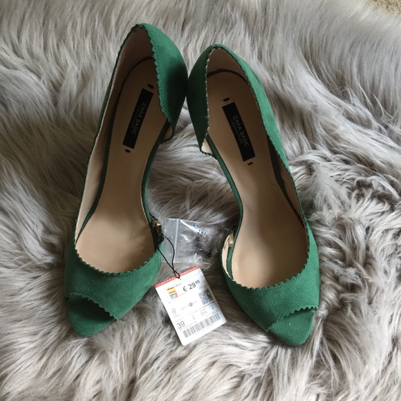 Zara Shoes - Zara green heels peep toe